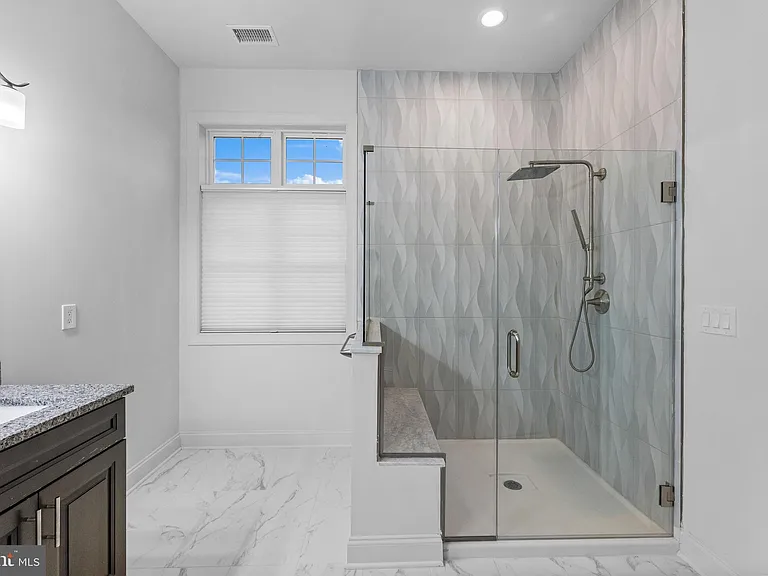 105 Samjan Cir — Photo 33