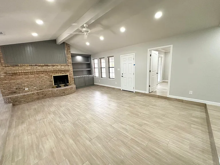 2302 Wydewood Dr — Photo 6