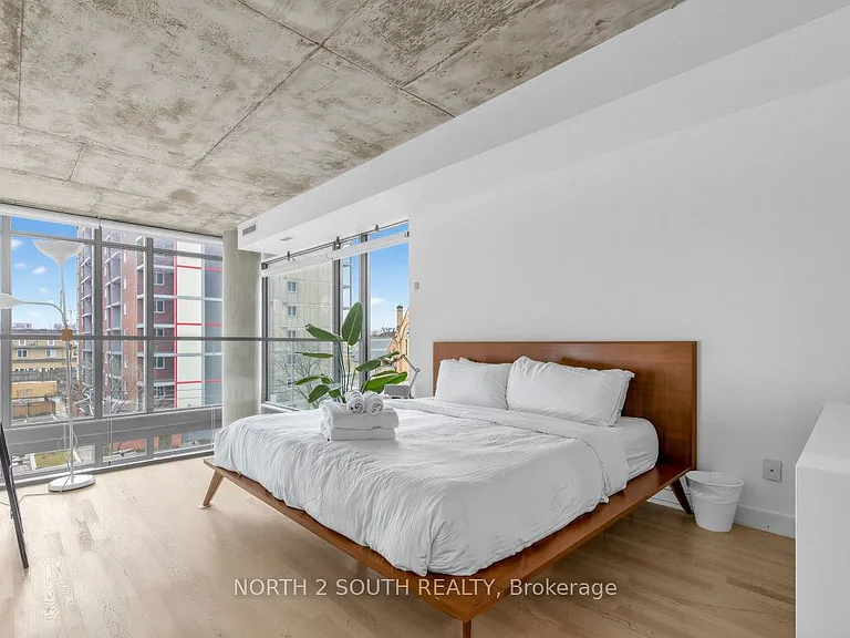 95 Bathurst St #225 — Photo 11