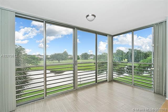 1st image of 3507 Oaks Way APT 303