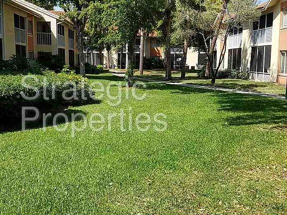 4th image of 1209 The Pointe Dr