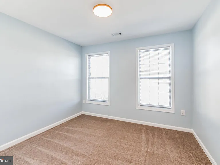 10329 Bridle Ct — Photo 17