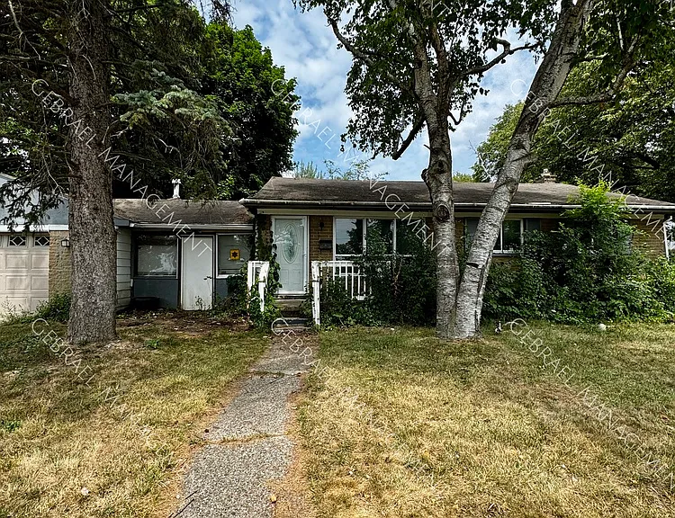 808 Chatham Dr — Photo 1