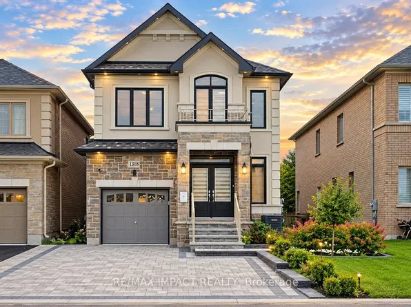1318 Apollo St, Oshawa, ON L1K 3E6