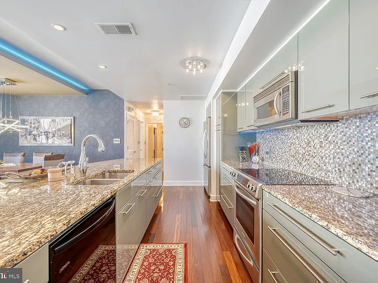 675 President St #1501 — Photo 4