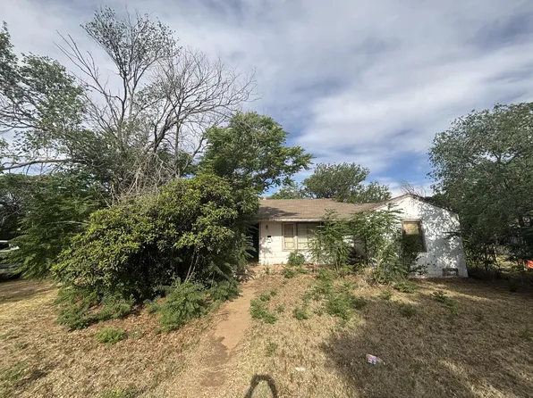 211 Avenue D, Abernathy, TX 79311