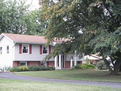 2nd image of 6801 Crest Cir
