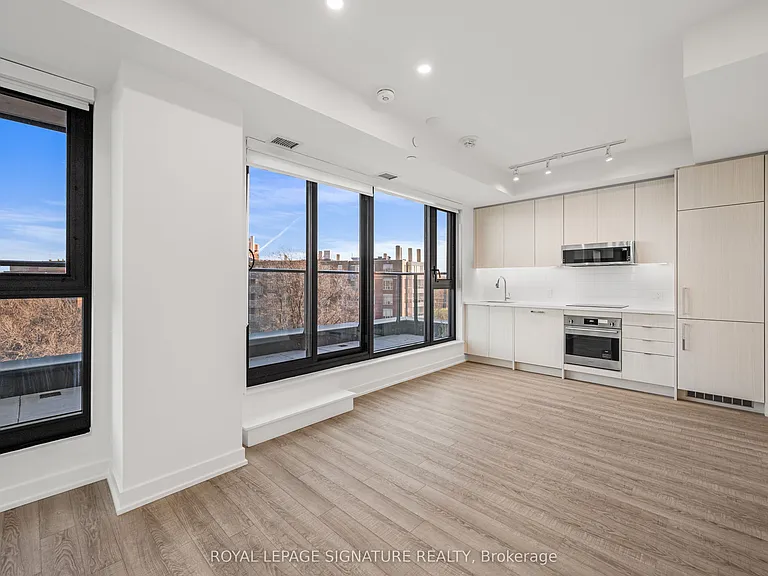 250 Lawrence Ave W #609 — Photo 2