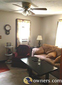 Cozy Living Room with Ceiling Fan