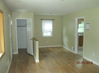 8 Silver Ln, Oak Ridge, NJ 07438