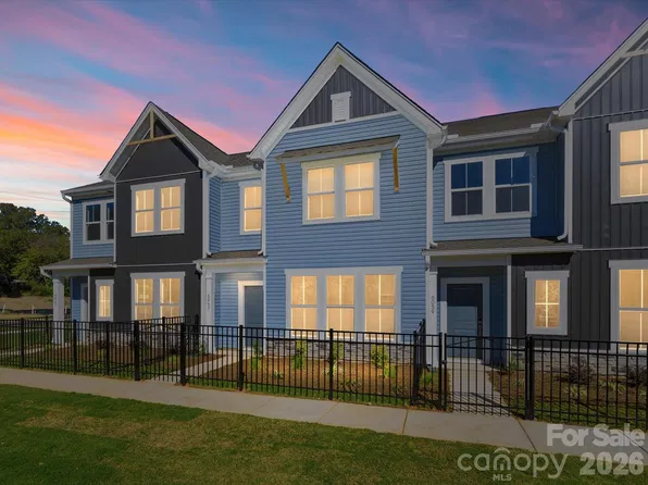 6063 White Aster Ln, Charlotte, NC 28216