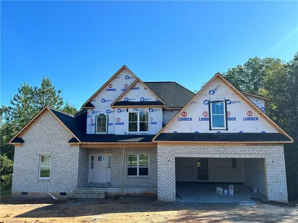 4656 Orchard Grove Dr, Clemmons, NC 27012