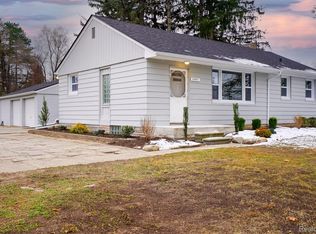 24951 W Nine Mile Rd, Southfield, MI 48033