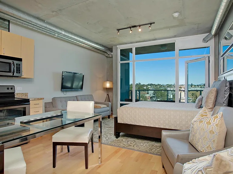 1080 Park Blvd #809 — Photo 2