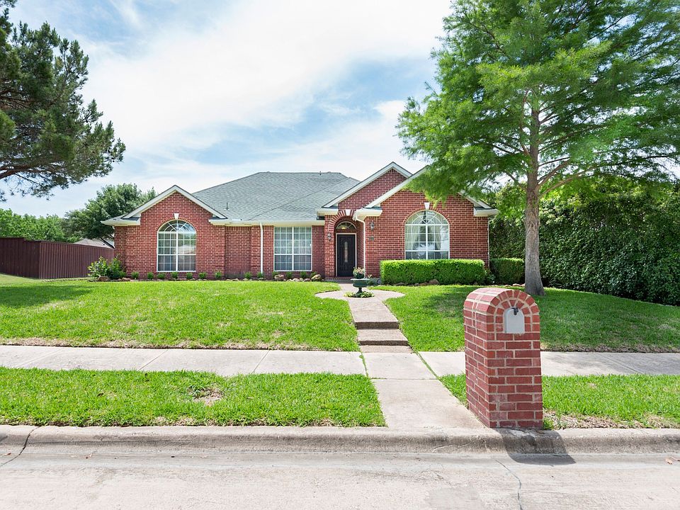 1st image of 2700 Fallcreek Dr