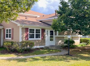 116 Brookwood Ct, Vernon Hills, IL 60061
