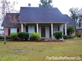 2370 Oak Alley Dr, Port Allen, LA 70767