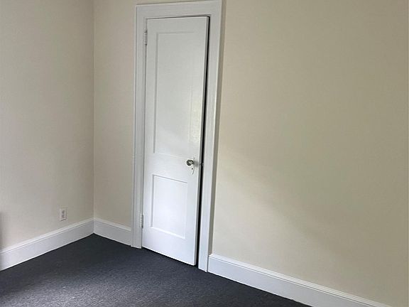 5th image of 62 Roosevelt St