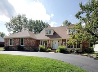 15976 Downall Green Dr, Chesterfield, MO 63017