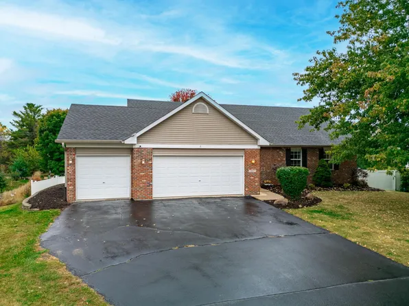 307 Britnie Dr, Poplar Grove, IL 61065