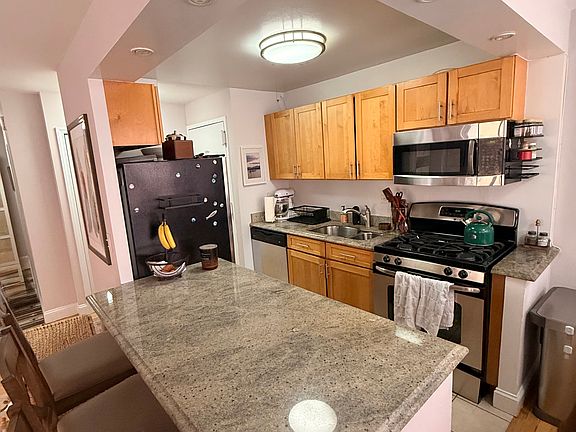 3rd image of 50 W 93rd St APT 3M