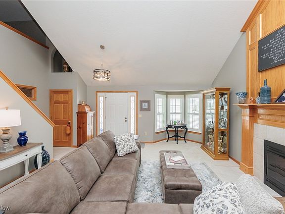 5th image of 907 Devonwood Dr