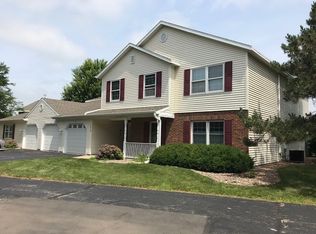 2514 Village Ln APT B, Oshkosh, WI 54904