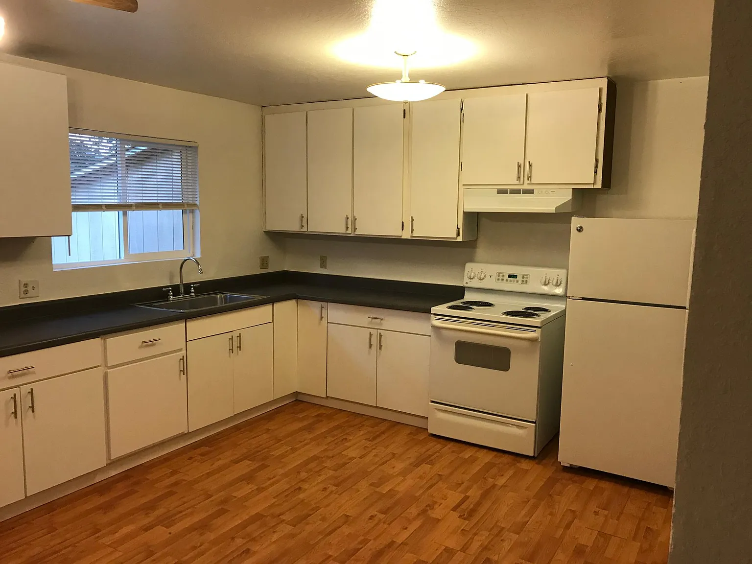 3 bed, 1184 sqft, $1,695 — Photo 1