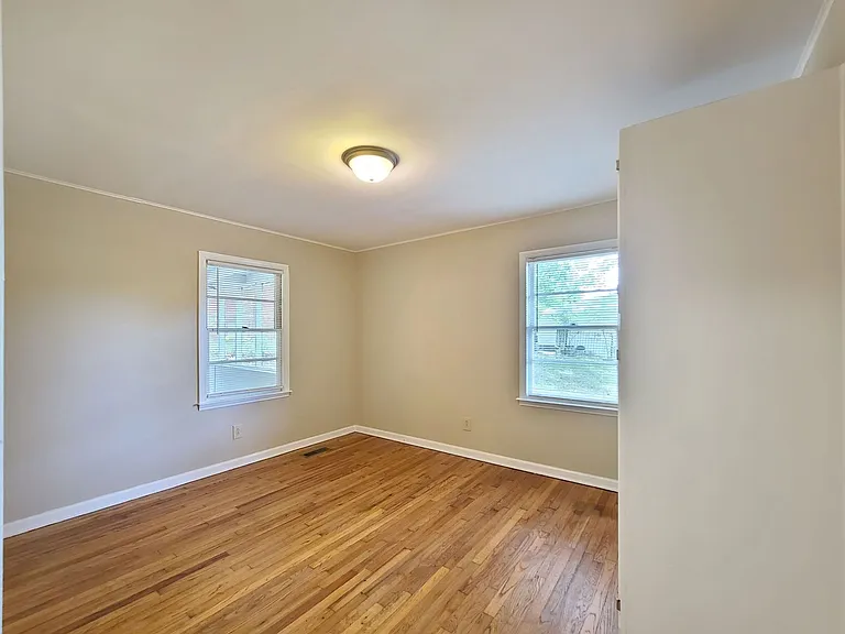 3225 Forrest Hills Dr — Photo 35