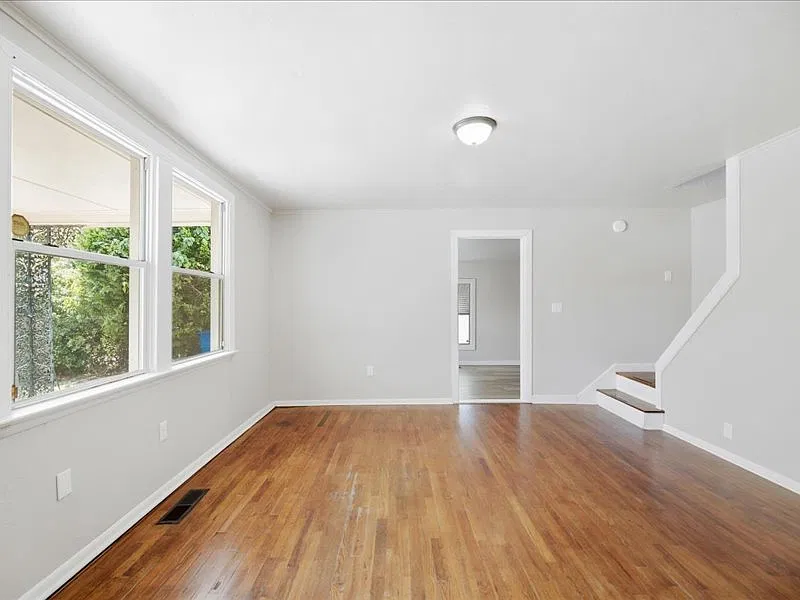 3 bed, 1604 sqft, $1,295 — Photo 4