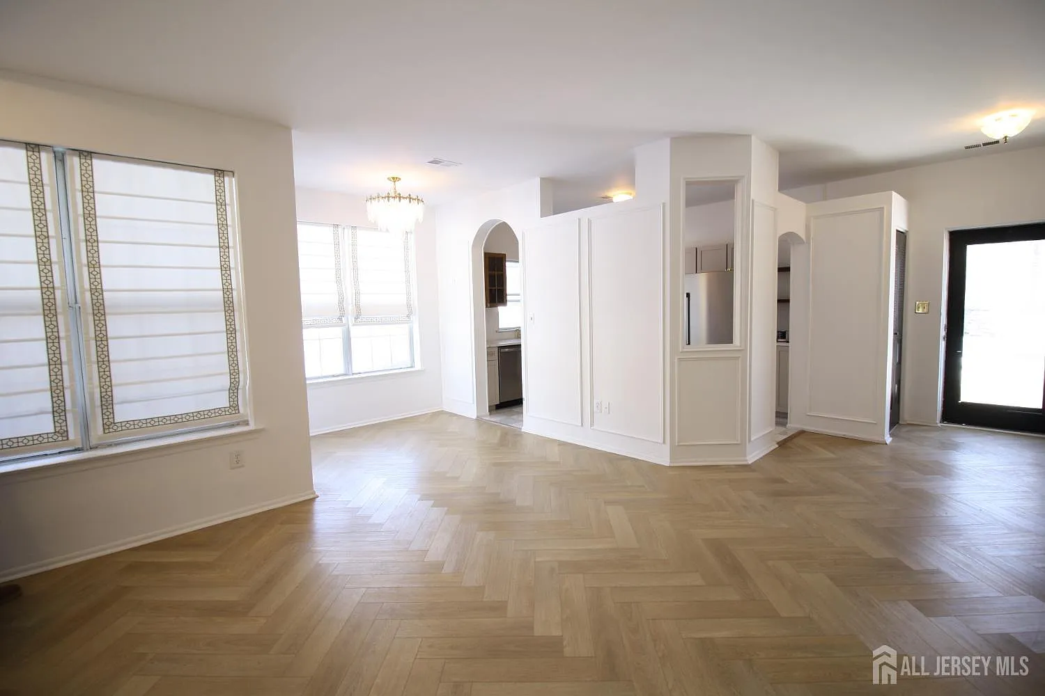 2 bed, 2.0 bath, 1000 sqft, $2,700 — Photo 4