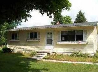 5481 Sun Valley Dr, Grand Blanc, MI 48439
