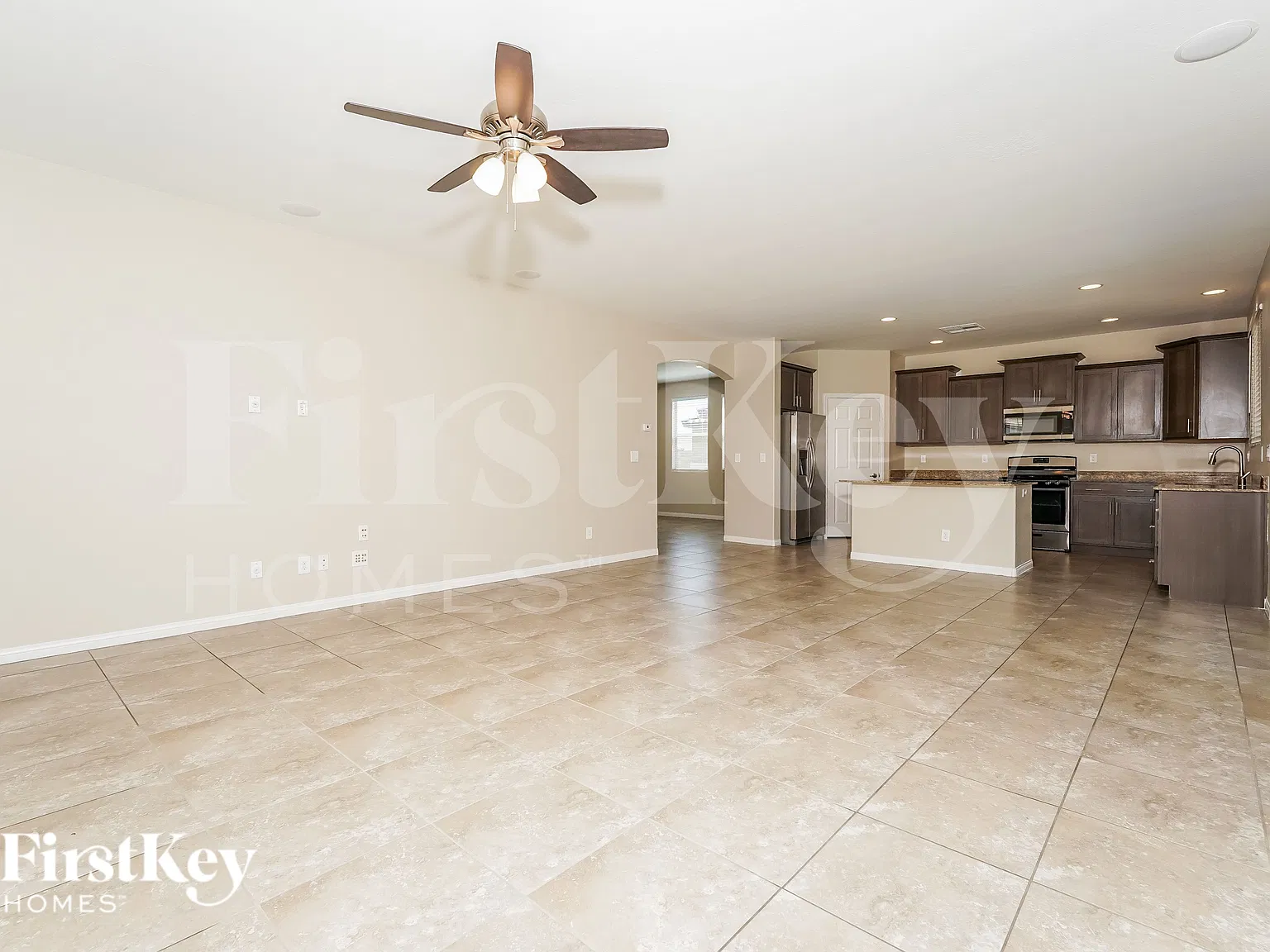 5 bed, 3.0 bath, 3076 sqft, $2,430 — Photo 2