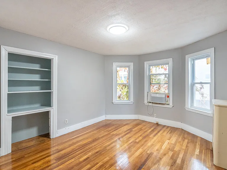 39 Perry St #1 — Photo 11