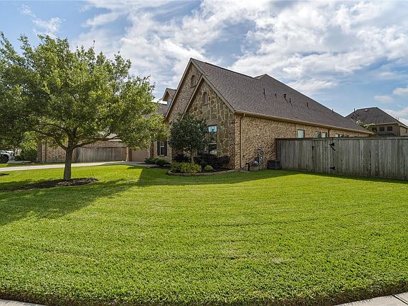 4th image of 4039 Maybrook Lane