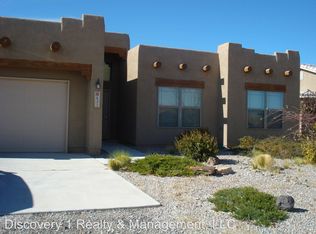 625 8th St NE, Rio Rancho, NM 87124