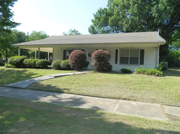 616 W 5th St, Bonham, TX 75418