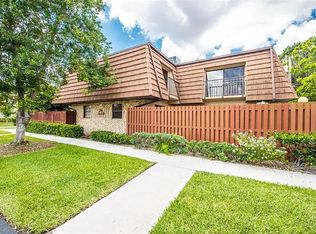 1440 N Lawnwood Cir APT 16D, Fort Pierce, FL 34950