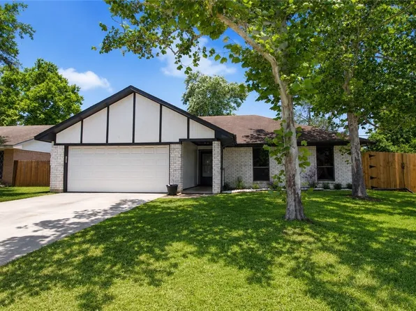 1211 E Hancock St, Beeville, TX 78102