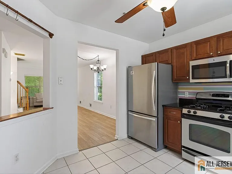 1111 Morning Glory Dr — Photo 11