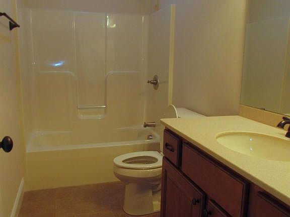 5th image of 42 Saddlebrooke Ln