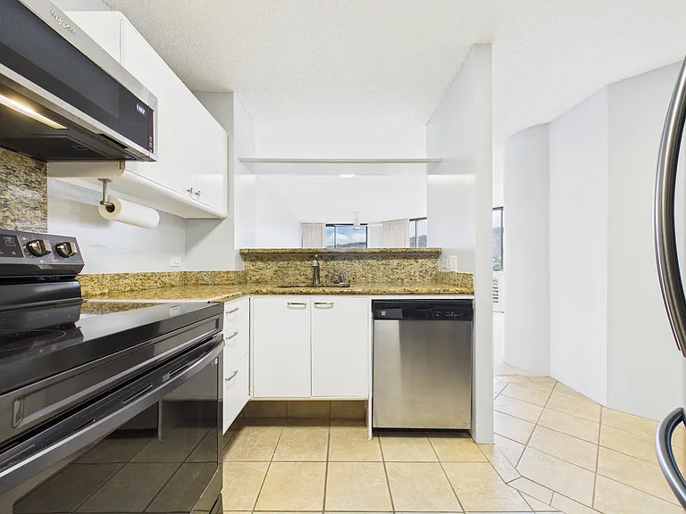 2101 Nuuanu Ave #I1806 — Photo 19