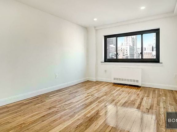 4th image of 382 3rd Ave APT 8C