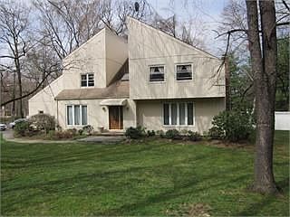 1st image of 241 Beaufort Ave