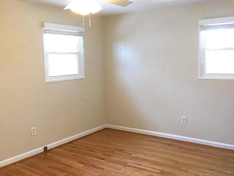 6300 Maiden Ln — Photo 17