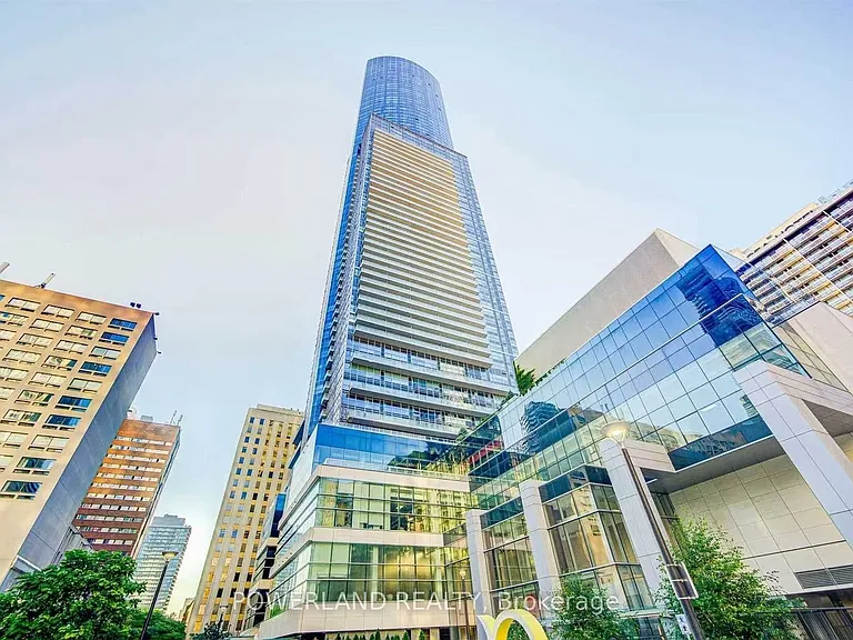 386 Yonge St #3401 — Photo 3