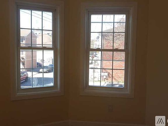 4th image of 92-59 172nd St #1