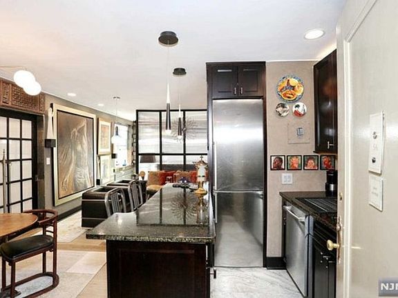 5th image of 8550 Boulevard East #5A