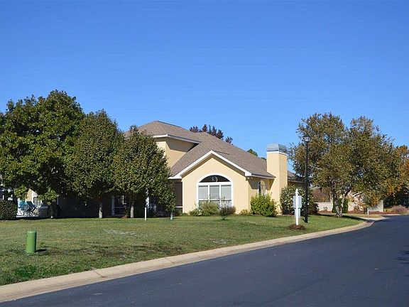 2nd image of 3667 Willowood Pl