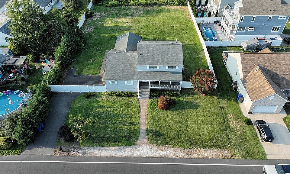 1st image of 280 Silver Bay Rd